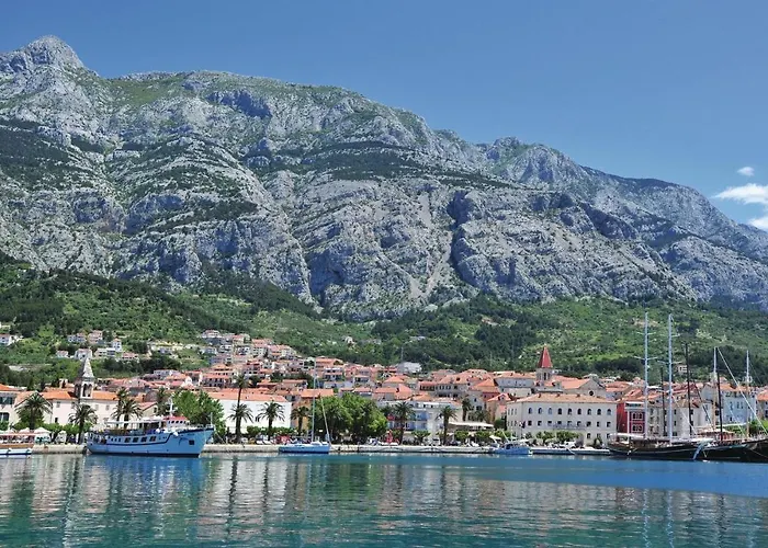 Apartment One-bedroom In Makarska
